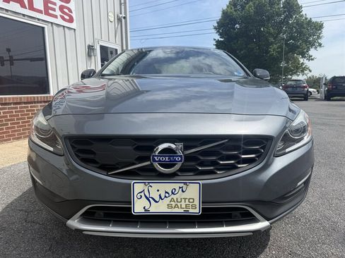 Used 2017 Volvo S60 T5 Cross Country Platinum w/ Climate Package AWD/4WD image 4