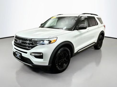 Used 2021 Ford Explorer XLT w/ Equipment Group 202A AWD/4WD image 3
