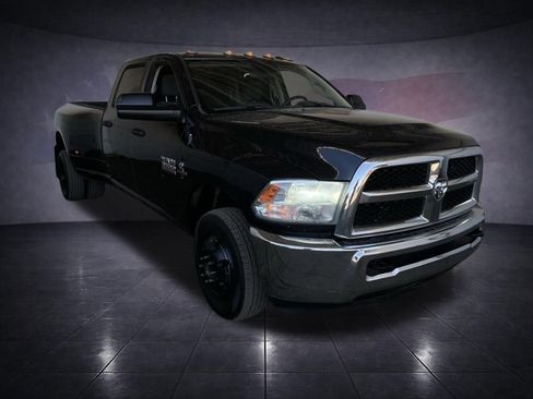 Used 2018 RAM 3500 Tradesman w/ Max Tow Package image 4