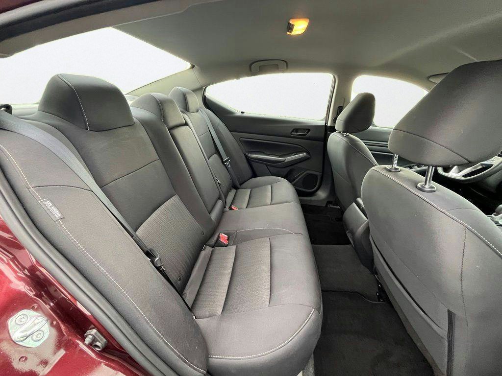 Used 2025 Nissan Altima 2.5 SV FWD image 25