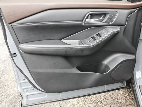 Used 2021 Nissan Rogue Platinum image 26