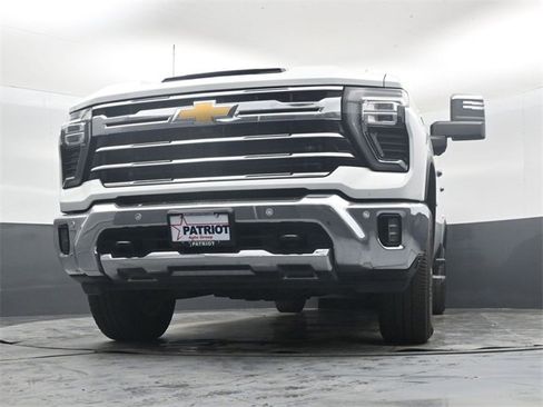 Used 2024 Chevrolet Silverado 2500 LTZ w/ LTZ Convenience Package image 46