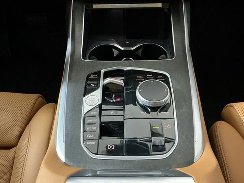 Certified 2025 BMW X7 xDrive40i w/ Premium Package AWD/4WD image 13