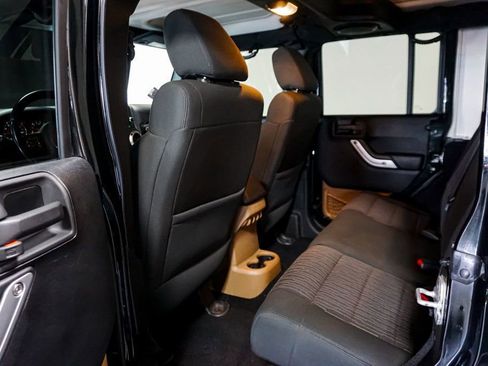 Used 2012 Jeep Wrangler Unlimited Sahara w/ Connectivity Group image 31