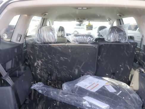 New 2026 Volkswagen Atlas SE image 33