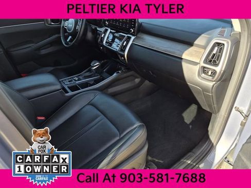 Certified 2023 Kia Sorento EX w/ Panoramic Sunroof Package image 11