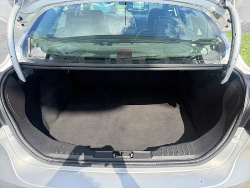 Used 2014 Ford Focus SE w/ Equipment Group 201A FWD image 9