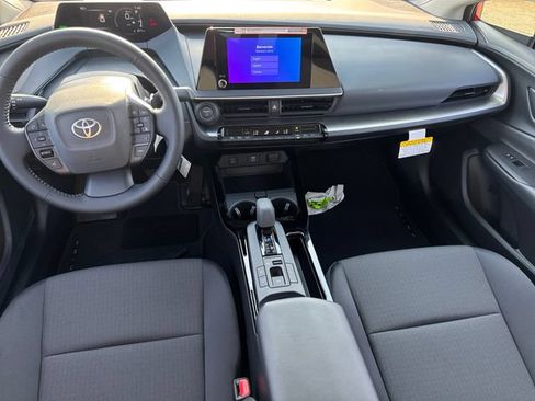 New 2027 Toyota Prius LE FWD image 14
