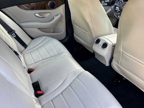 Used 2018 Mercedes-Benz C 300 Sedan image 29
