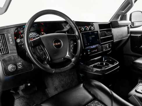 Used 2023 GMC Savana 2500 image 2