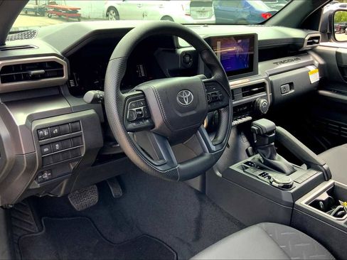 Used 2025 Toyota Tacoma SR5 AWD/4WD image 15