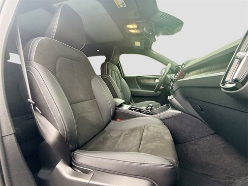 Used 2023 Volvo XC40 Recharge Plus image 30