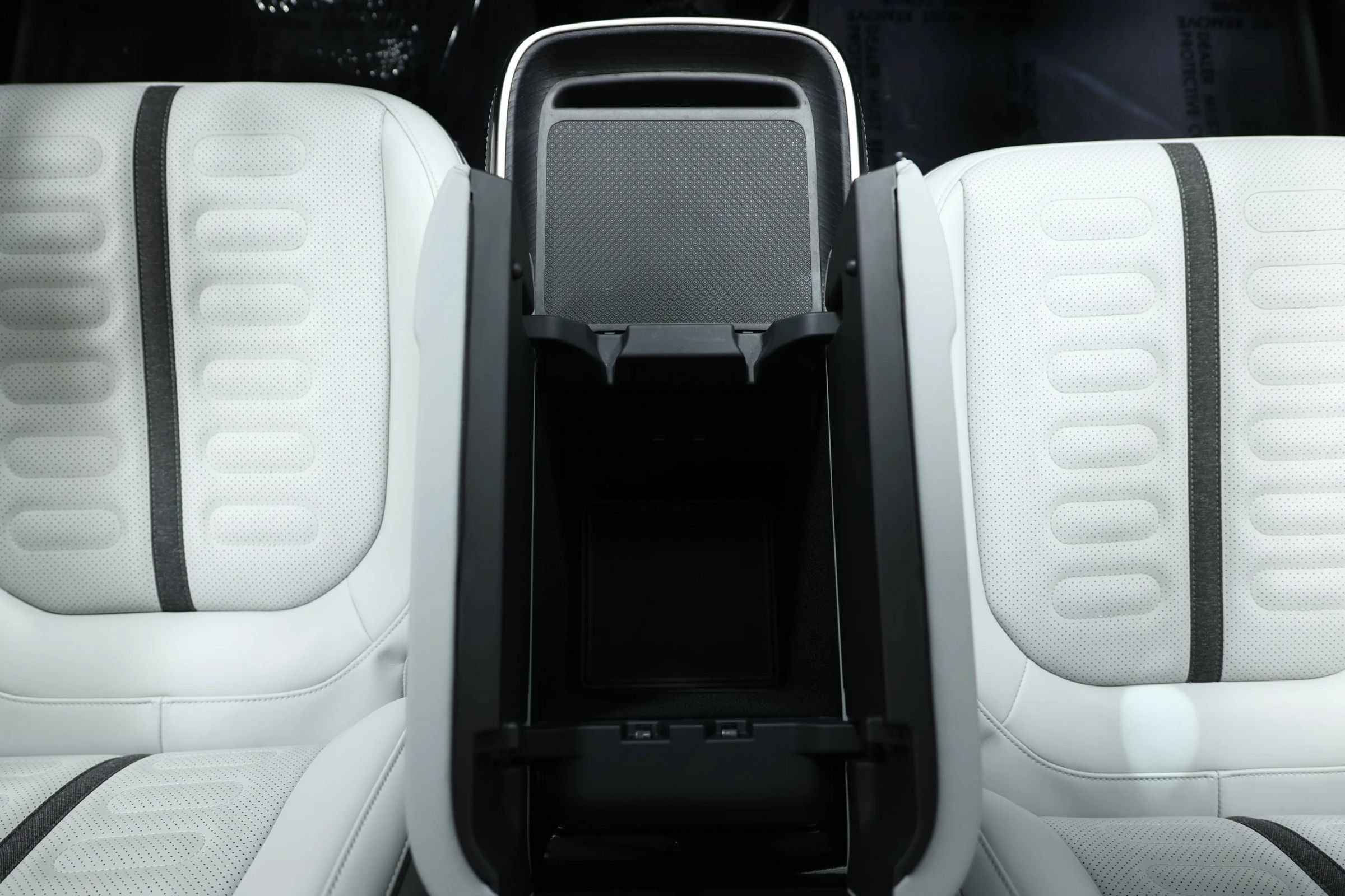 Used 2024 Rivian R1S Adventure Quad AWD/4WD image 41