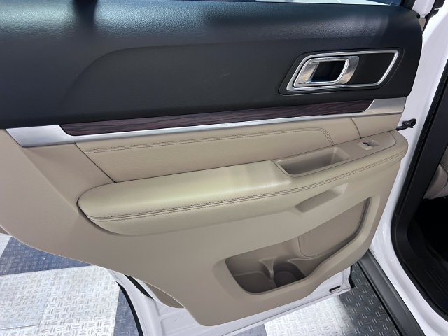 Used 2016 Ford Explorer Limited FWD image 17