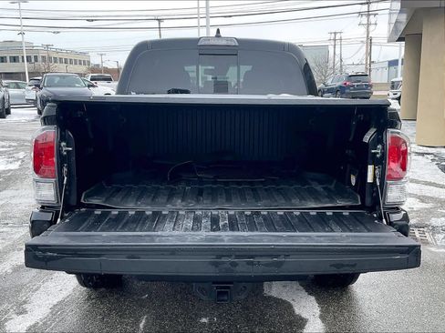 Used 2022 Toyota Tacoma TRD Off-Road image 31