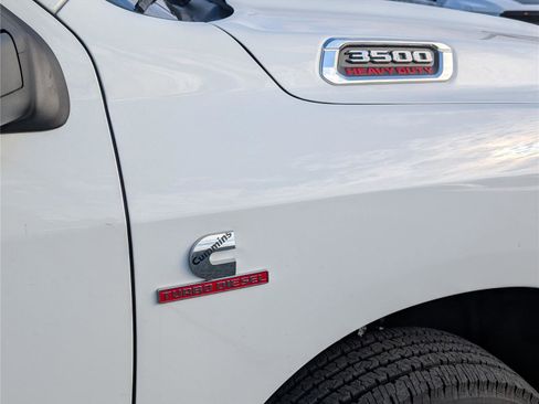 Used 2024 RAM 3500 Tradesman w/ Chrome Appearance Group image 9