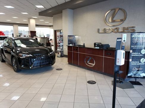 Used 2024 Lexus ES 300h w/ Premium Package image 31