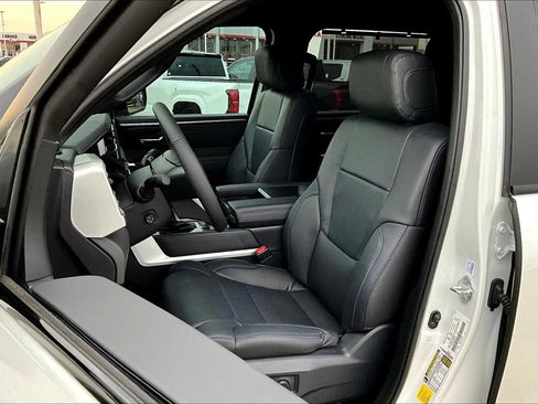 New 2025 Toyota Tundra Platinum image 17