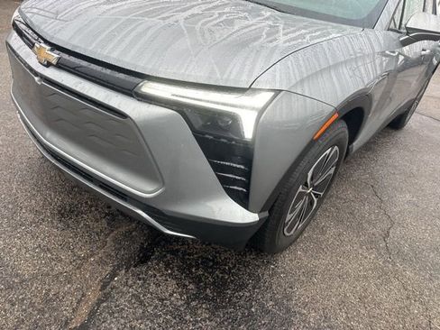 New 2026 Chevrolet Blazer EV LT image 9