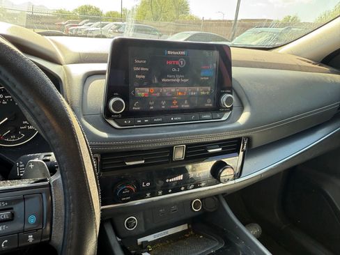 Used 2021 Nissan Rogue SV FWD image 19
