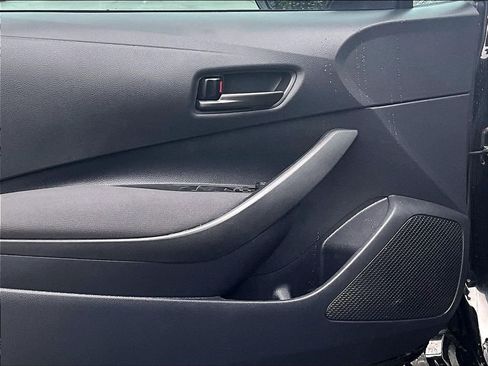Used 2025 Toyota Corolla LE FWD image 9