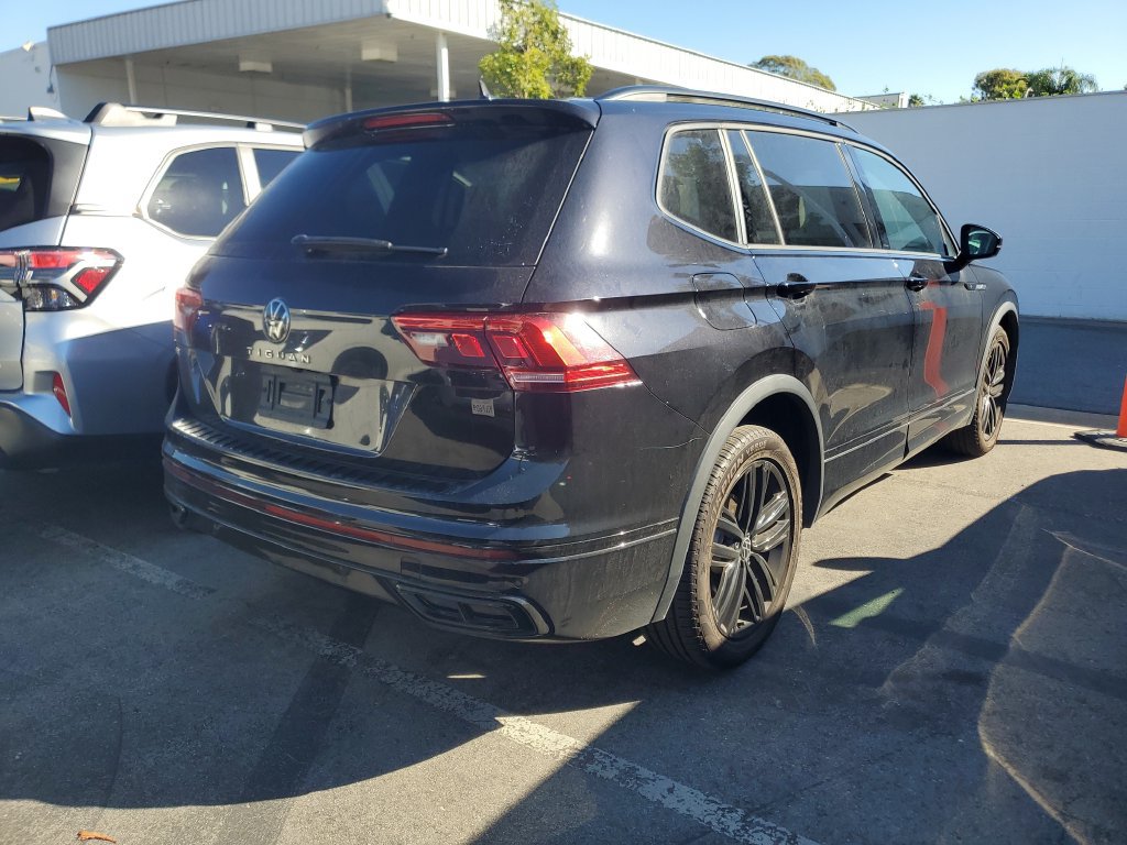 Used 2022 Volkswagen Tiguan SE R-Line FWD image 2