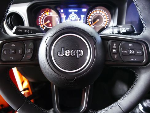 Used 2025 Jeep Wrangler Sport AWD/4WD image 24