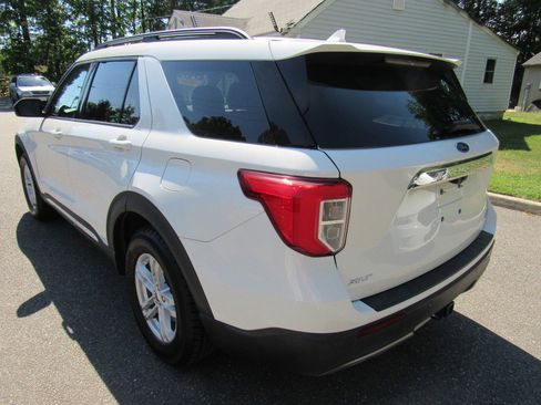Used 2021 Ford Explorer XLT w/ Equipment Group 202A AWD/4WD image 5