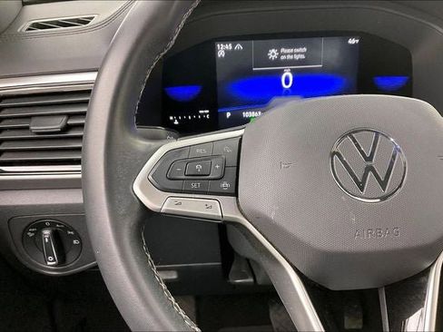 Used 2022 Volkswagen Atlas Cross Sport SE AWD/4WD image 22