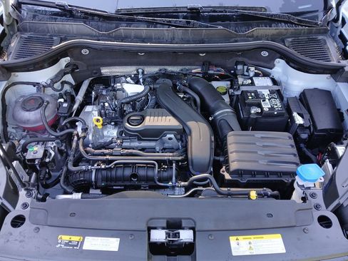 New 2026 Volkswagen Taos SE AWD/4WD image 21