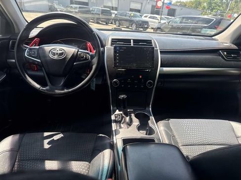 Used 2015 Toyota Camry SE FWD image 5