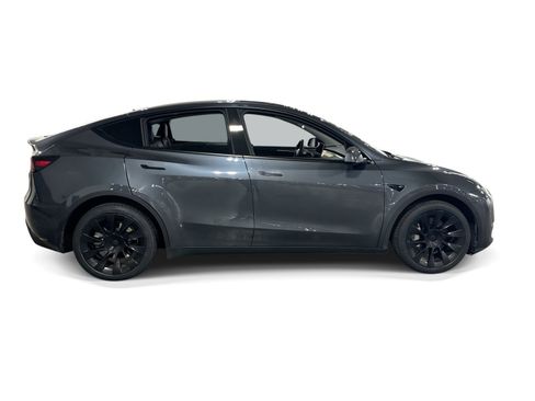 Certified 2023 Tesla Model Y Long Range AWD/4WD image 7