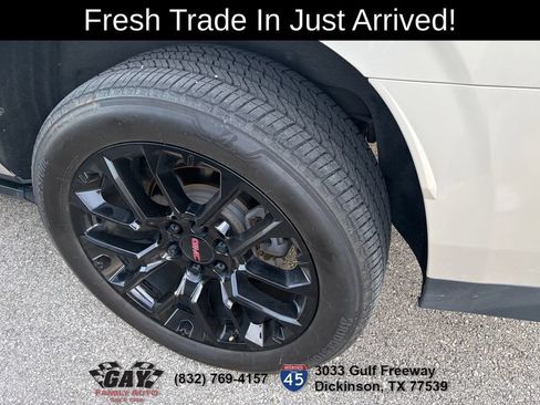 Used 2022 GMC Yukon XL Denali w/ Denali Premium Package AWD/4WD image 6