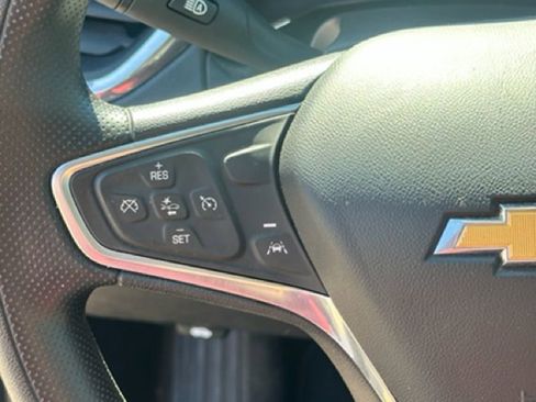 Used 2023 Chevrolet Equinox LS image 10