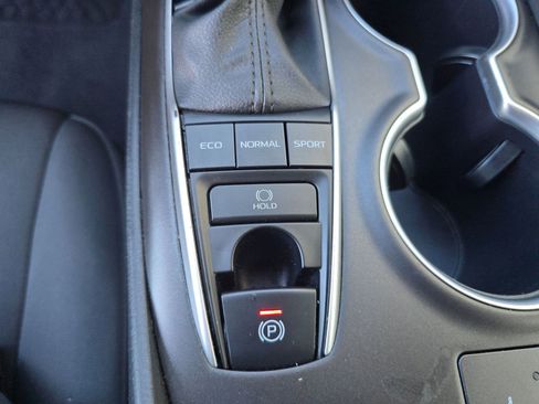 Used 2024 Toyota Camry LE image 27