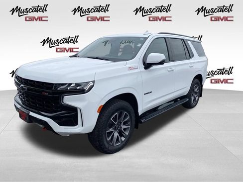 Used 2023 Chevrolet Tahoe Z71 w/ Luxury Package AWD/4WD image 3