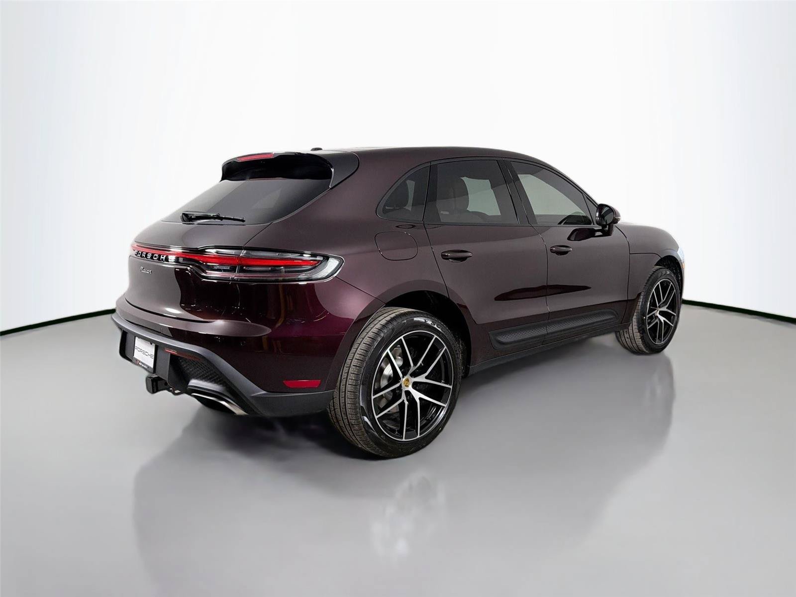 Certified 2026 Porsche Macan Turbo AWD/4WD image 7