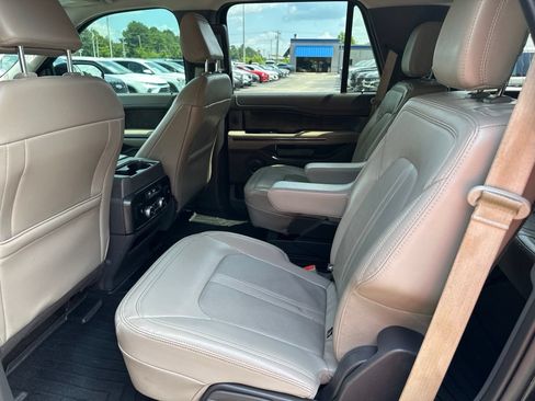 Used 2021 Ford Expedition Limited RWD image 15