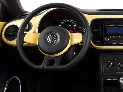 Used 2012 Volkswagen Beetle 2.0T FWD image 6