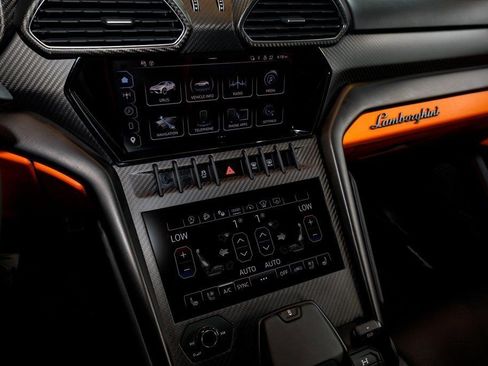 Used 2024 Lamborghini Urus S image 32