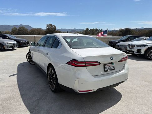 Used 2024 BMW 530i w/ Premium Package RWD image 2