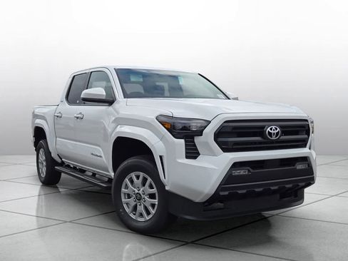 Used 2024 Toyota Tacoma SR5 AWD/4WD image 4