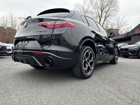 Used 2022 Alfa Romeo Stelvio Veloce image 13