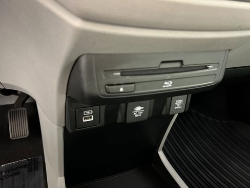 Used 2021 Honda Odyssey Elite image 34