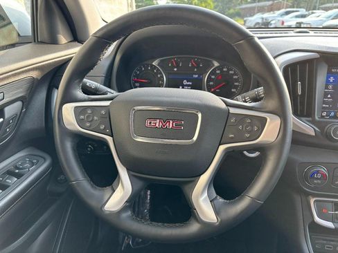 Used 2024 GMC Terrain SLT AWD/4WD image 16