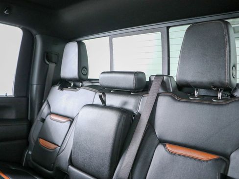 Used 2022 GMC Sierra 2500 AT4 w/ AT4 Preferred Package AWD/4WD image 28
