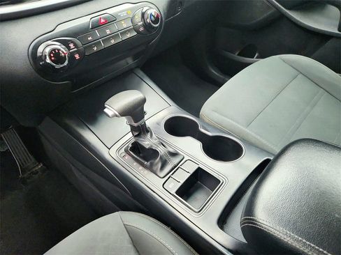 Used 2020 Kia Sorento LX image 15