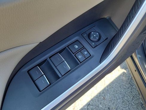 Used 2025 Toyota RAV4 XLE w/ Convenience Package FWD image 19