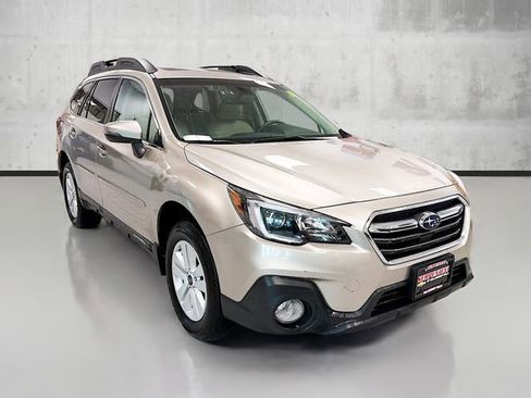 Used 2019 Subaru Outback 2.5i Premium image 3