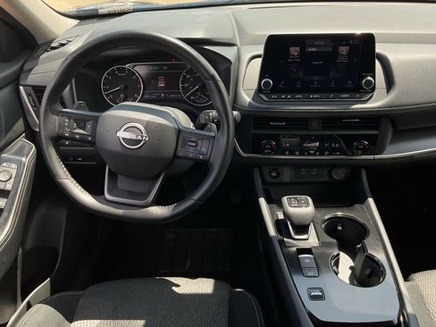 Used 2025 Nissan Rogue SV FWD image 14